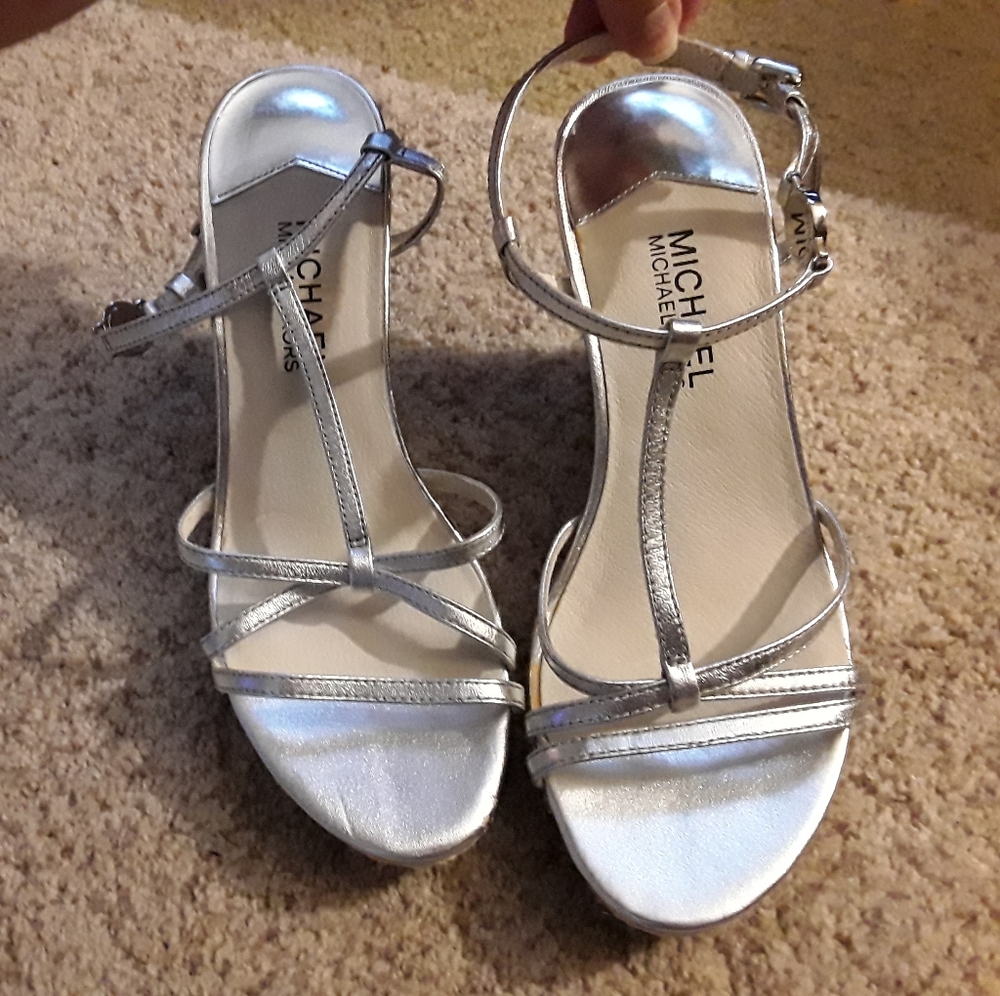 MK Kami T Strap wedge sandal - Picture 2 of 4